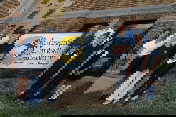 Wisconsin - Trường Trung Học St. Joseph Catholic Academy - USA