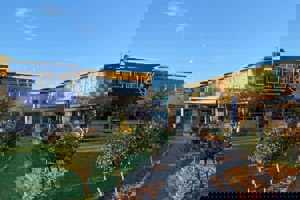 Trường Trung Học Plympton International College (Secondary) - South Australia, Úc