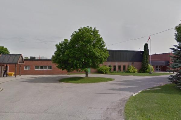 Trường Trung Học Elmvale District High School – Elmvale, Ontario, Canada