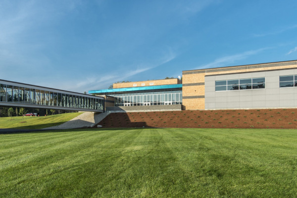 Massachusetts - Trường Trung Học Whitinsville Christian School - USA