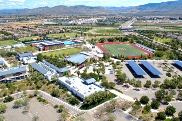 Illinois - Trường Trung Học Mater Dei Catholic School - USA