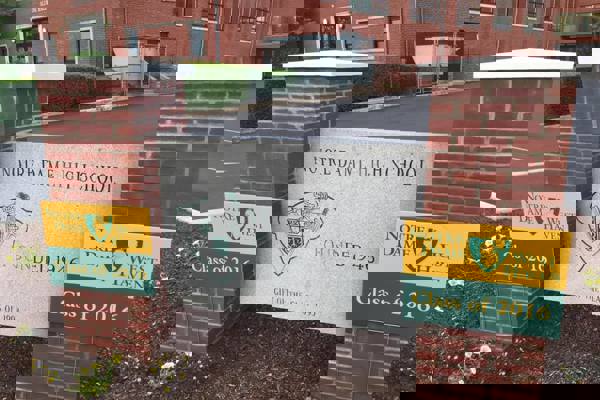 Connecticut - Trường Trung Học Notre Dame High School - USA