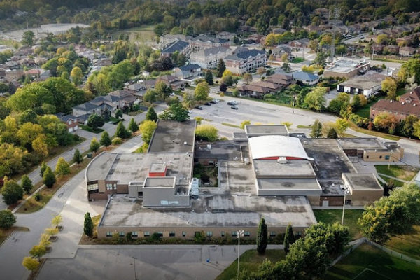 Trường Trung Học Woodbridge College – Woodbridge, Ontario, Canada