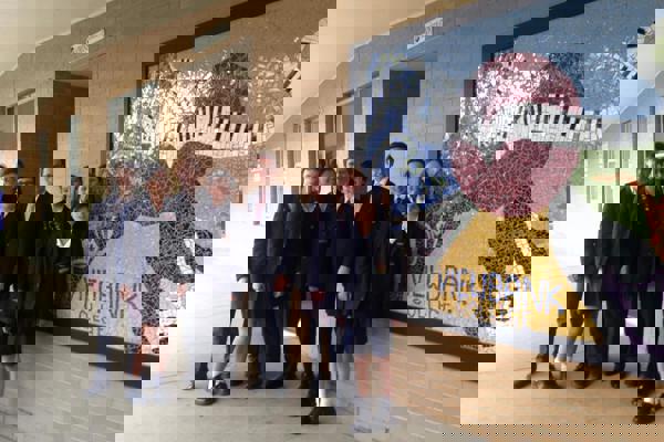 Trường trung học Viewbank College - Victoria, Úc