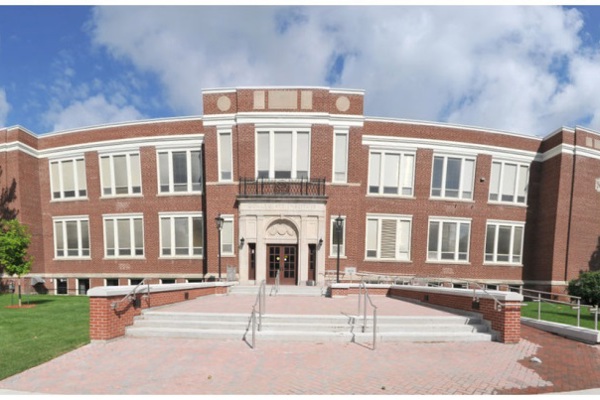 Trường Trung Học Brockville Collegiate Institute – Brockville, Ontario, Canada