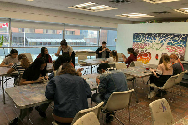 Trường Trung Học Corpus Christi Catholic Secondary School – Burlington, Ontario, Canada