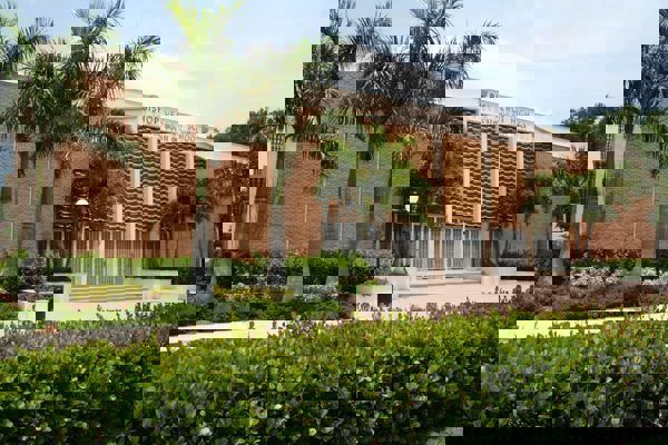 Florida – Trường Trung Học Bishop Verot High School – USA