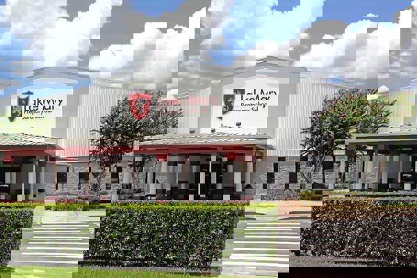 Florida - Trường Trung Học Lake Mary Preparatory School - USA