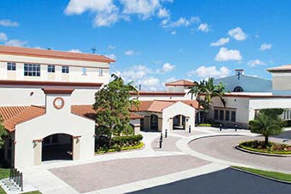 Florida - Học Viện Trung Học Divine Savior Academy - USA