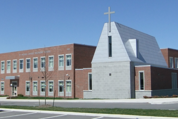 Trường Trung Học St. Michael Catholic Secondary School – Bolton, Ontario, Canada