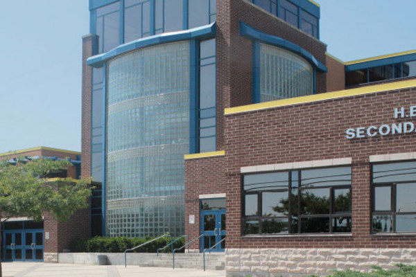 Trường Trung Học H.B. Beal Secondary School - London, Ontario, Canada