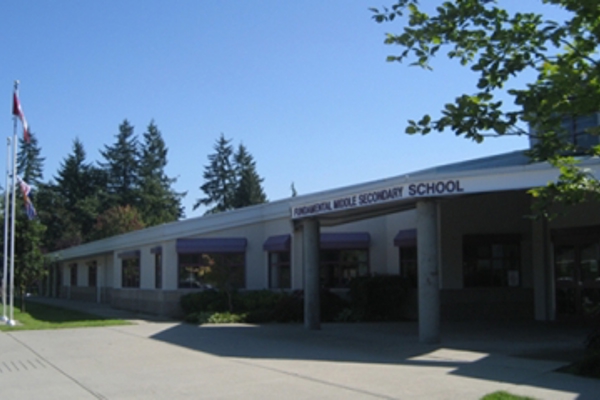 Trường Trung Học Langley Fundamental Middle & Secondary School - Langley, British Columbia, Canada