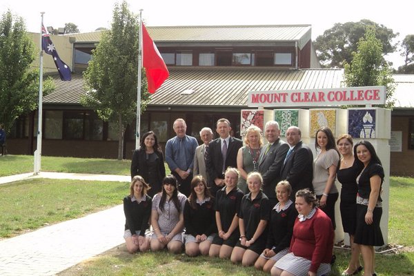 Trường Trung Học Mount Clear College - Victoria, Úc