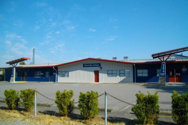 Trường Trung Học Dạy Nghề Riverside College – Mission, British Columbia, Canada