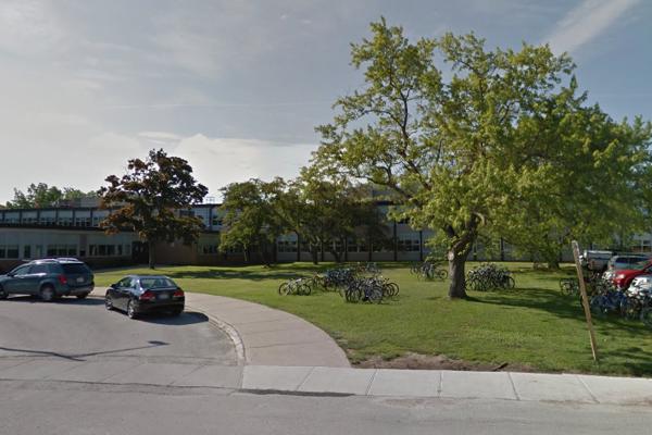 Trường Trung Học Collingwood Collegiate Institute – Collingwood, Ontario, Canada