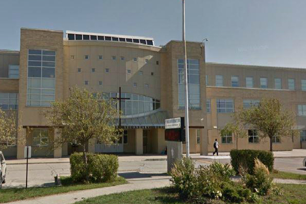 Trường Trung Học St. Francis Xavier Secondary School – Mississauga, Ontario, Canada