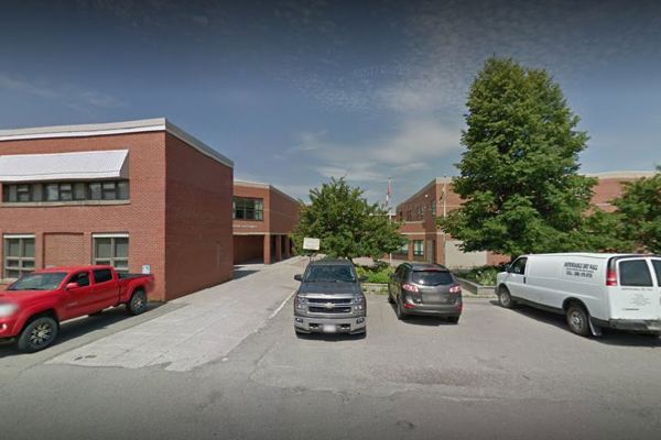 Trường Trung Học John Caldwell School – New Brunswick, Canada