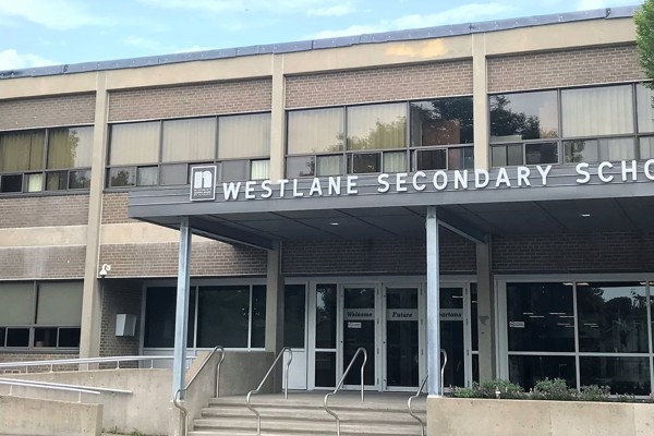 Trường Trung Học Westlane Secondary School – Niagara Falls, Ontario, Canada