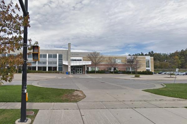 Trường Trung Học Pierre Elliott Trudeau High School – Markham, Ontario, Canada