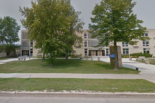 Trường Trung Học Fort Richmond Collegiate – Winnipeg, Manitoba, Canada