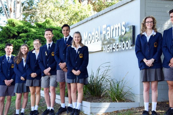 Trường Trung Học Model Farms High School - New South Wales, Úc