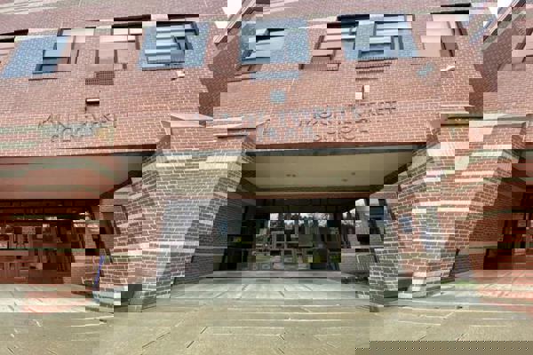 Massachusetts - Trường Trung Học Mount Everett Regional High School - USA