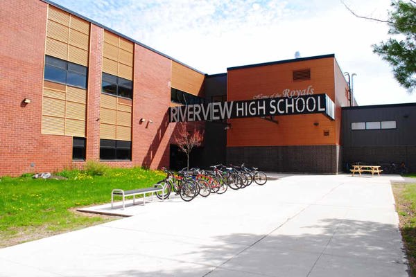Trường Trung Học Riverview High School – Riverview, New Brunswick, Canada