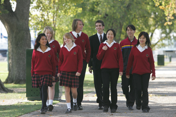 Trường Trung Học Carwatha College P-12 - Victoria, Úc