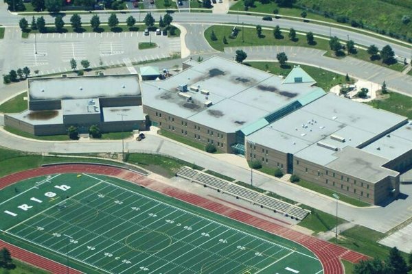 Trường Trung Học Notre Dame Catholic Secondary School – Burlington, Ontario, Canada