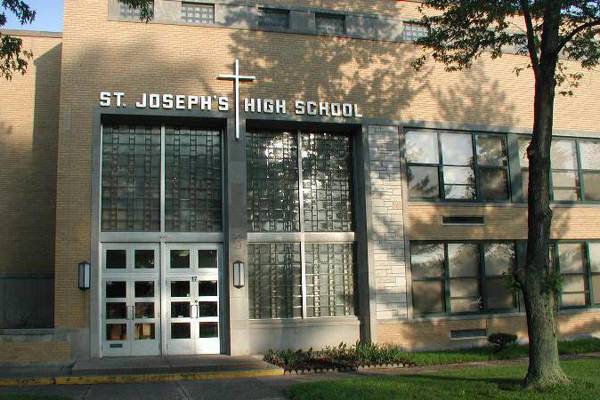 California – Trường Trung Học St. Joseph Notre Dame High School - USA