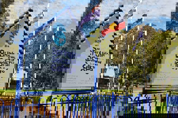 Trường Trung Học Springbank Secondary College - South Australia, Úc