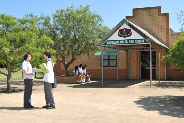 Trường Trung Học Macquarie Fields High School - New South Wales, Úc