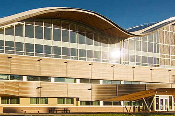 Trường Trung Học Maple Leaf World School – Kamloops, British Columbia, Canada