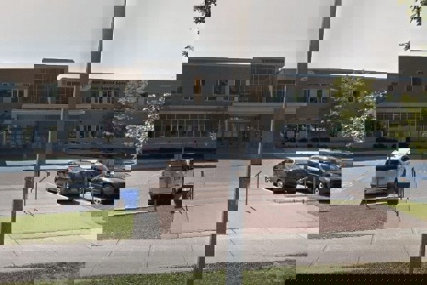 Trường Trung Học Bur Oak Secondary School – Markham, Ontario, Canada