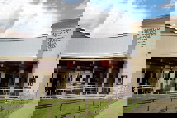 Trường Trung Học Summerland Secondary School – Summerland, British Columbia, Canada