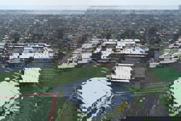 Trường Trung Học East  Doncaster Secondary College - Victoria, Úc