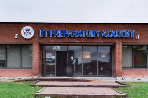 Trường Trung Học UT Preparatory Academy – Toronto, Ontario, Canada