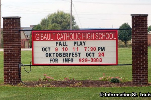 Illinois – Trường Trung Học Gibault Catholic High School - USA