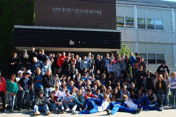 Trường Trung Học Công Lập Perth & District Collegiate Institute – Perth, Ontario, Canada