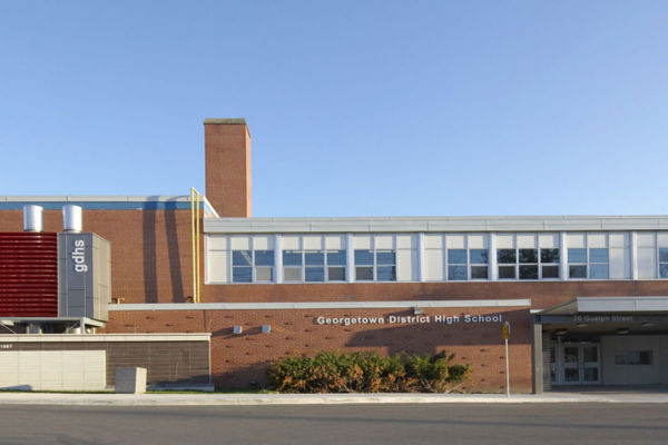 Trường Trung Học Georgetown District High School – Georgetown, Ontario, Canada