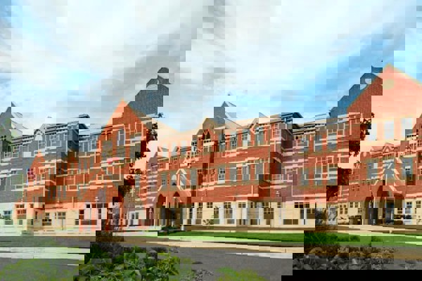 Maryland -Trường Trung Học Our Lady of Good Counsel High School - USA